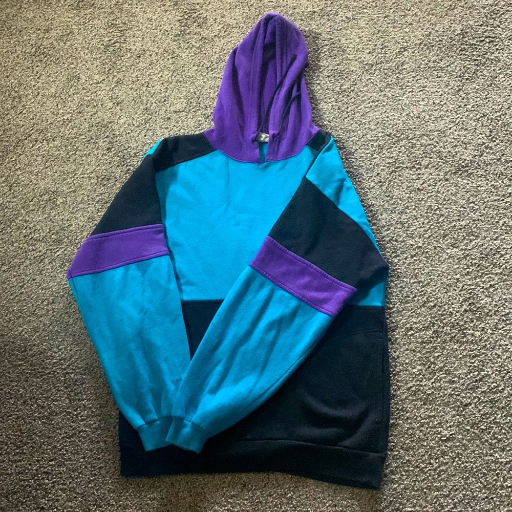 comfy and colorful ‘90s hoodie, extra soft material and warm